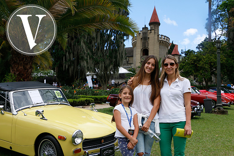 Exhibición de autos -en El Museo El Castillo