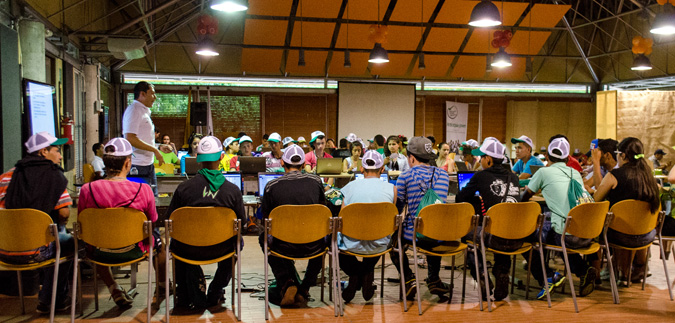 Estación TIC en el campamento en San Jerónimo