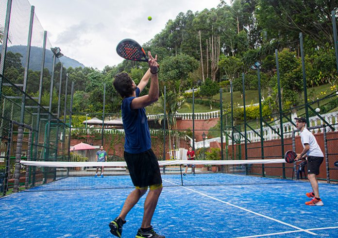 Pádel en Medellín: Gabriel Romero completa cinco meses sumando adeptos a este deporte en la loma del Chinguí, en Envigado. Pádel en Medellín: Gabriel Romero completa cinco meses sumando adeptos a este deporte en la loma del Chinguí, en Envigado.