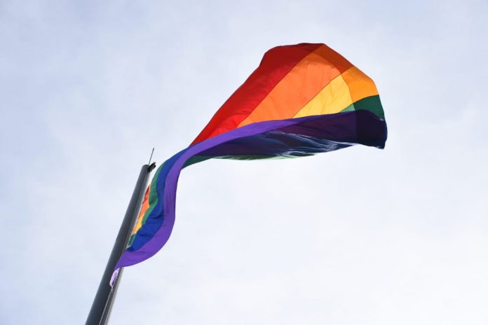 bandera LGBTIQ cerro Nutibara bandera LGBTIQ cerro Nutibara