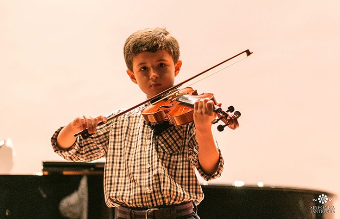 Beneficios de la iniciación musical en los niños Beneficios de la iniciación musical en los niños