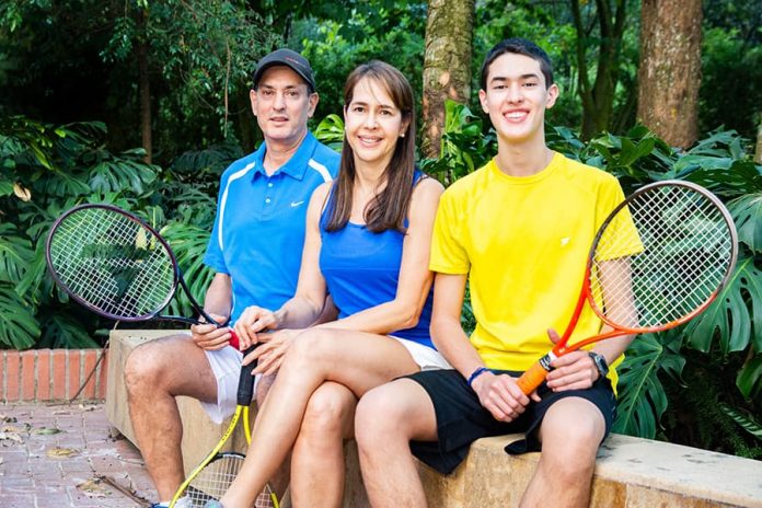 Los Arango Cataño, la dinastía del tenis en El Poblado Los Arango Cataño, la dinastía del tenis en El Poblado