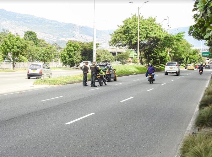 Carro en la Regional