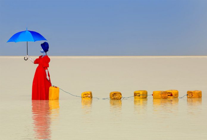 Aida Muluneh nos muestra poéticamente la crisis climática Aida Muluneh nos muestra poéticamente la crisis climática