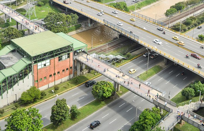 Estación Metro La recarga de la Tarjeta Cívica por internet reduce los tiempos de espera
