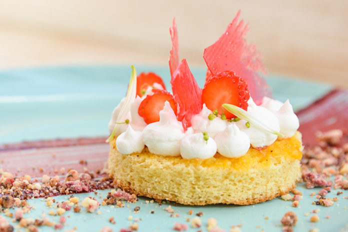 Bizcochuelo con frutas Bizcochuelo con frutas