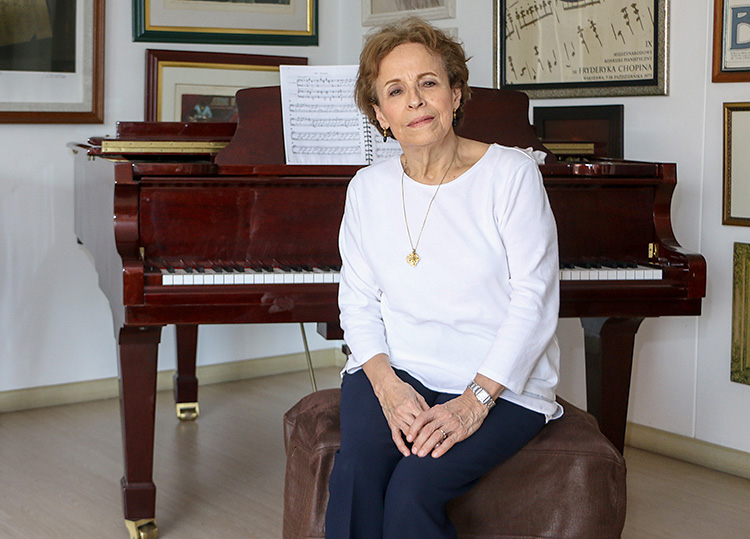 Teatro Metropolitano quiere rendirle un reconocimiento a la maestra Blanca Uribe Teatro Metropolitano quiere rendirle un reconocimiento a la maestra Blanca Uribe