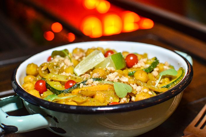 Bowl de curry de garbanzos y coliflor Bowl de curry de garbanzos y coliflor