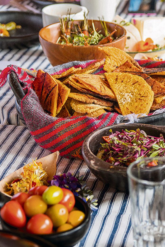 Comprar y comer local no es una práctica solo de restaurantes. Comprar y comer local no es una práctica solo de restaurantes.
