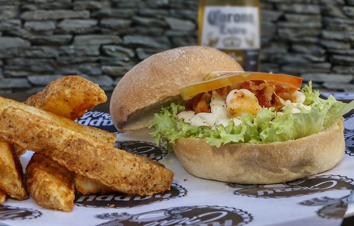 Hamburguesa de langosta salteada Hamburguesa de langosta salteada