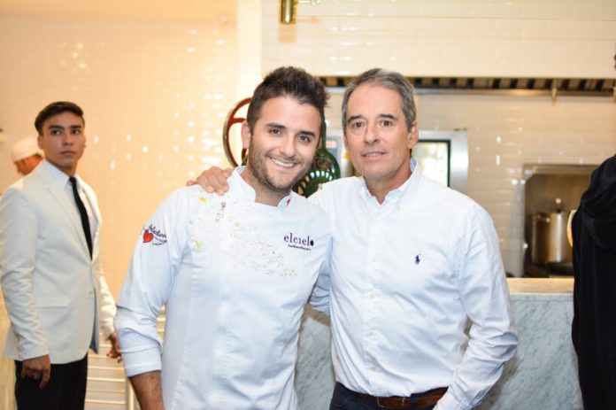 Juan Manuel Barrientos y su papa El Cielo