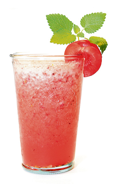 Jugo de frutos rojos endulzado con miel y polen