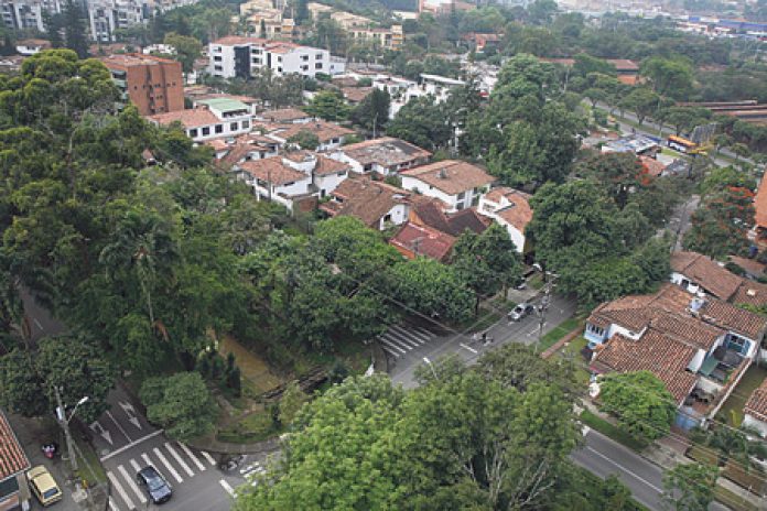 Patio-Bonito-barrio-el-poblado