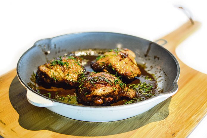Pollo asado en salsa de vinagre balsámico Pollo asado en salsa de vinagre balsámico