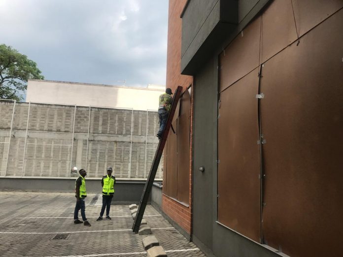 Proteccion vidrios Camino del Angel 2 Edificio Mónaco