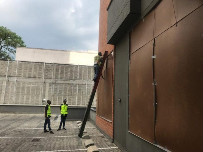 Proteccion vidrios Camino del Angel 2 Edificio Mónaco