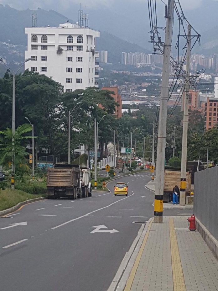 Volquetas en Los Parra 10