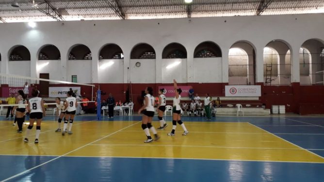 San José de Las Vegas es el campeón departamental intercolegiado de voleibol prejuvenil (Foto cortesía San José de Las Vegas)