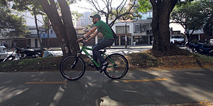 trabajar en bicicleta trabajar en bicicleta