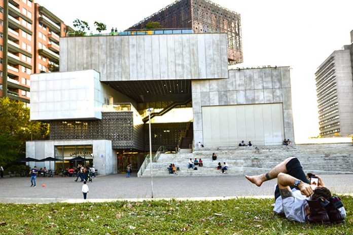 Cine, teatro y arte en ciudad del Rio Mamm, Cine, teatro y arte en ciudad del Rio