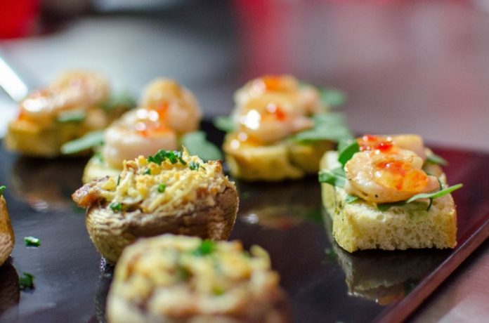 Crostinis de camarones Crostinis de camarones