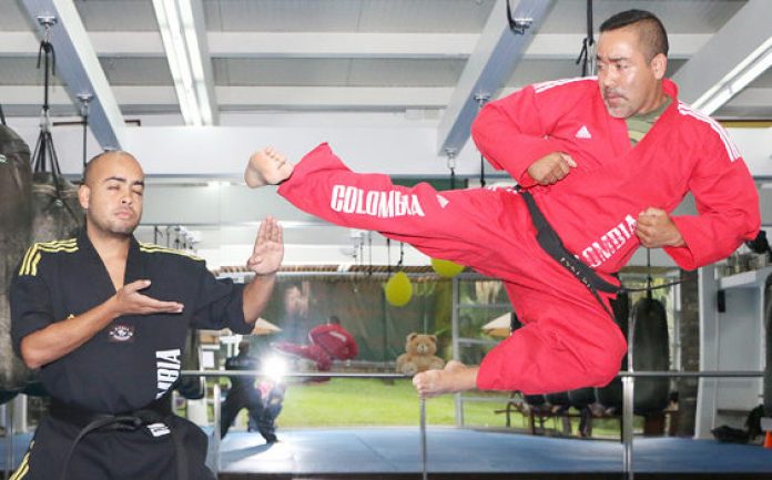 Bladimir Fernández El 12 veces campeón mundial, forja con disciplina a niños y a jóvenes. Es dócil y carismático en la cotidianidad Bladimir Fernández El 12 veces campeón mundial, forja con disciplina a niños y a jóvenes. Es dócil y carismático en la cotidianidad