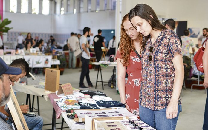 el-perpetuo-un-distrito+creativo-para-Medellin El Faire, feria de diseño, es una de las iniciativas a las que Comfama les abrirá su bodega. También habrá cowork y restaurante.