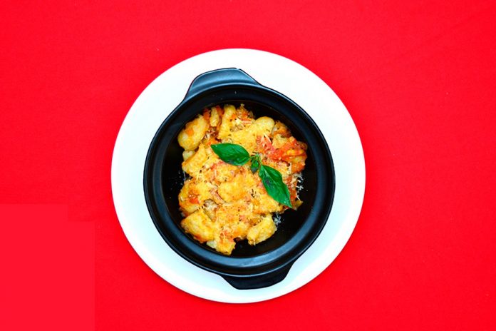 gnocchis-gratinados-con-tomate-albahaca-y-queso