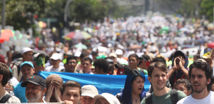 Marcha estudiantil el 10 de octubre (Foto archivo VEEP) Marcha estudiantil el 10 de octubre (Foto archivo VEEP)