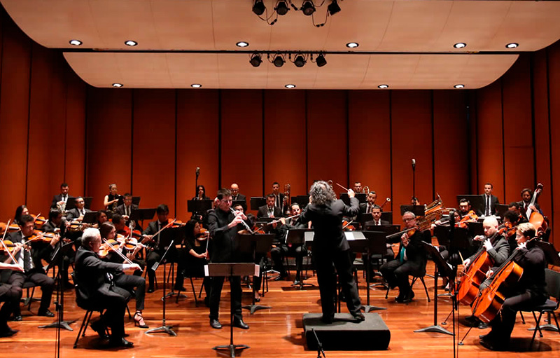 La Orquesta Sinfónica Eafit Invitada: pianista japonesa Mari Kagehira. La Orquesta Sinfónica Eafit Invitada: pianista japonesa Mari Kagehira.