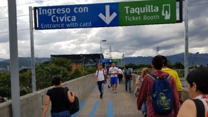 metro-ingreso-civica Estación Poblado