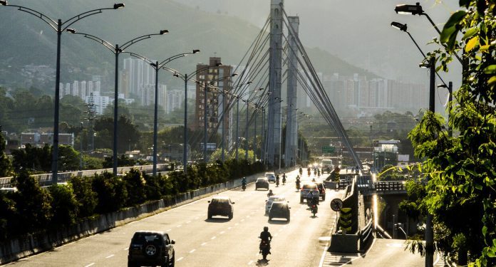 movilidad-pico-placa-696x375 Pico y placa en Medellín para el lunes 20 de mayo de 2019
