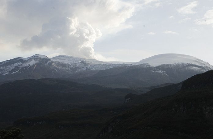 Volcán Nevado de Santa Isabel. Volcán Nevado de Santa Isabel.