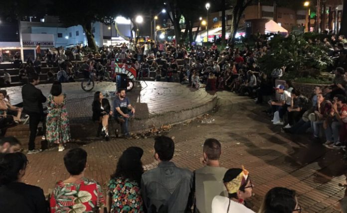 noche-parque-poblado