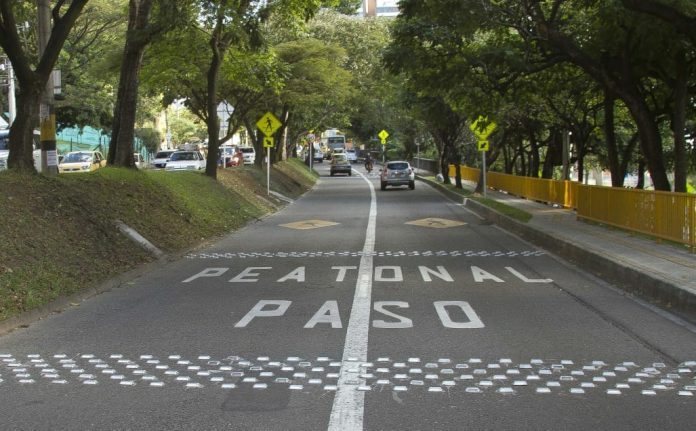 Taches sobre la avenida El Poblado Taches sobre la avenida El Poblado