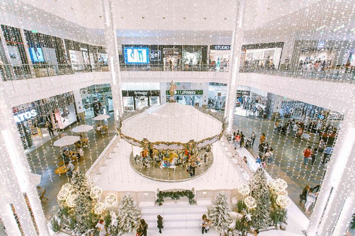 plaza-fuente-carrusel-la-casa-de-la-navidad-el-tesoro