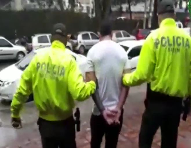 policia Parque Lleras