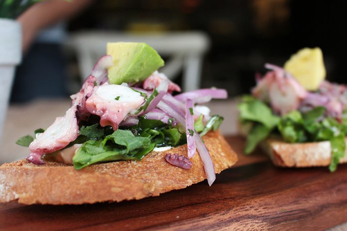 pulpo-acevichado-gastronomia-vivirenelpoblado